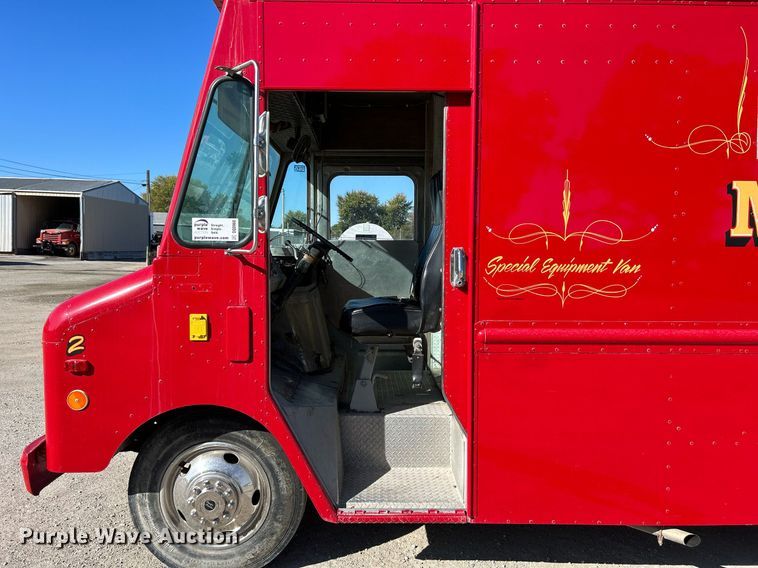 image for item DQ0960 1982 GMC  emergency response vehicle