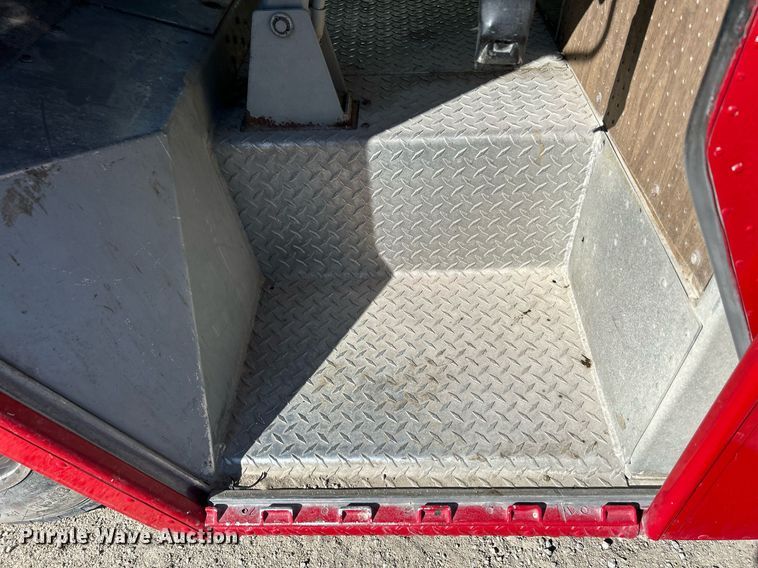 image for item DQ0960 1982 GMC  emergency response vehicle