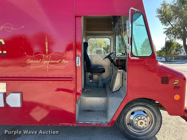 image for item DQ0960 1982 GMC  emergency response vehicle