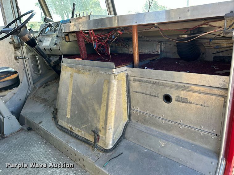 image for item DQ0960 1982 GMC  emergency response vehicle