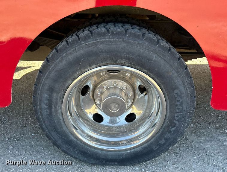 image for item DQ0960 1982 GMC  emergency response vehicle