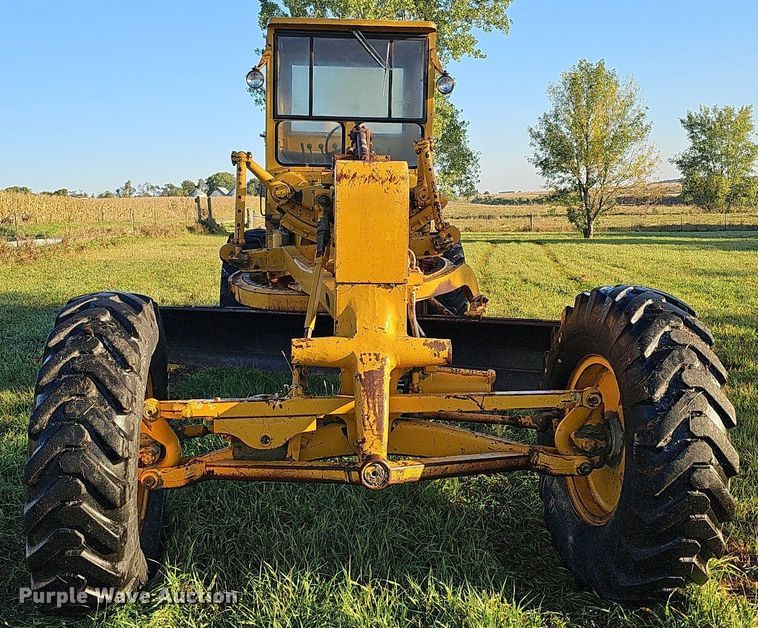 image for item DQ1174 1964 Caterpillar 12E  rigid frame motor grader