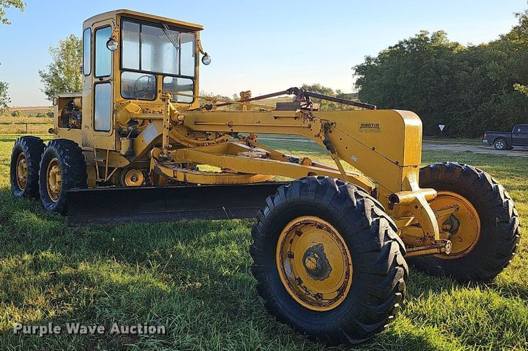 image for item DQ1174 1964 Caterpillar 12E  rigid frame motor grader