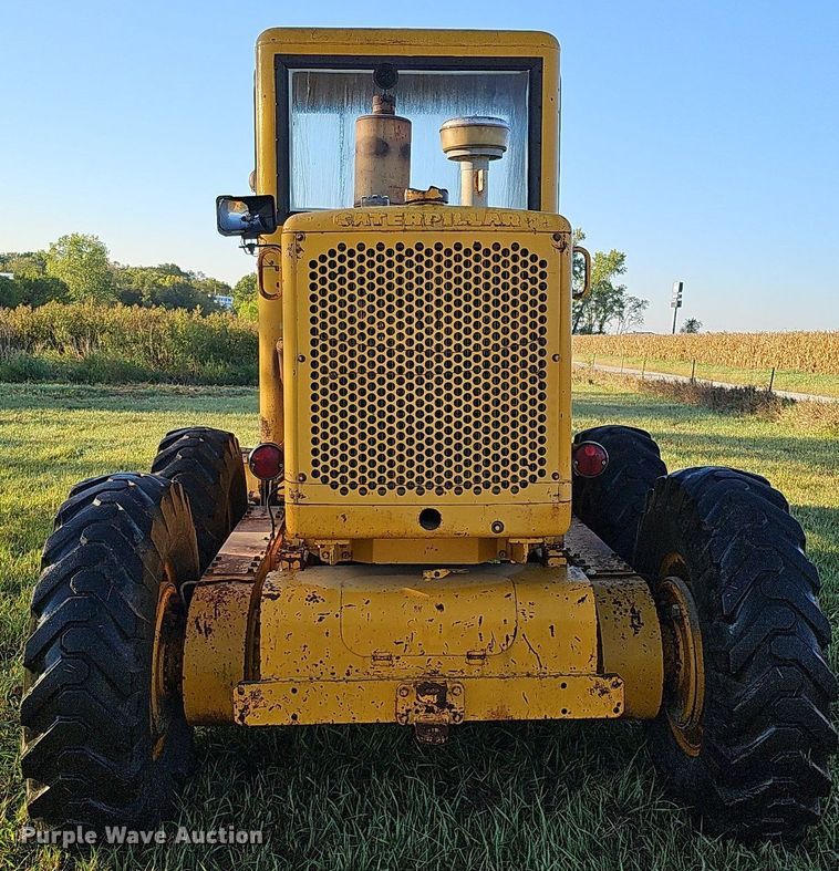 image for item DQ1174 1964 Caterpillar 12E  rigid frame motor grader
