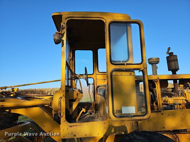 image for item DQ1174 1964 Caterpillar 12E  rigid frame motor grader