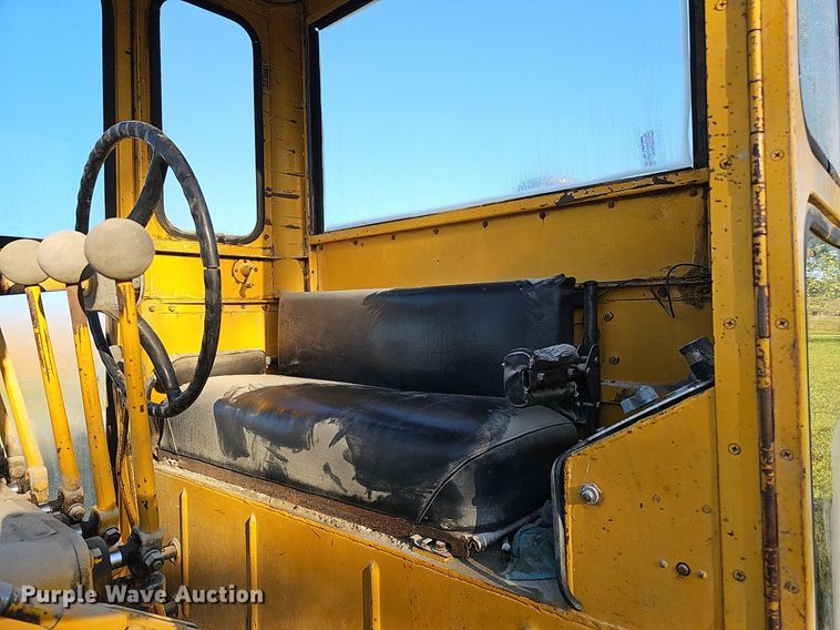 image for item DQ1174 1964 Caterpillar 12E  rigid frame motor grader