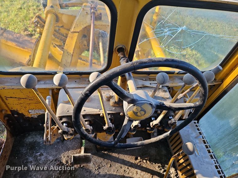 image for item DQ1174 1964 Caterpillar 12E  rigid frame motor grader