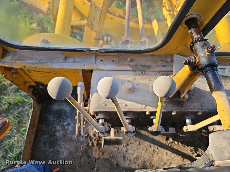 image for item DQ1174 1964 Caterpillar 12E  rigid frame motor grader