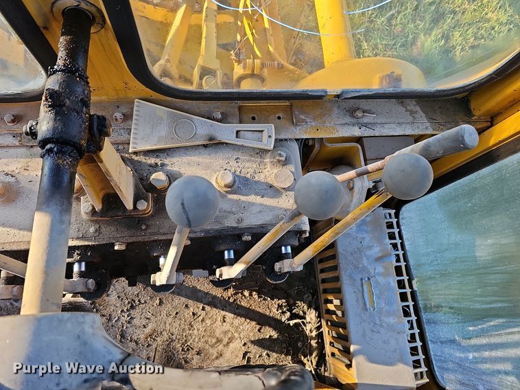 image for item DQ1174 1964 Caterpillar 12E  rigid frame motor grader