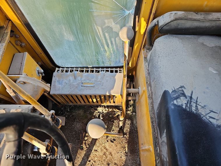 image for item DQ1174 1964 Caterpillar 12E  rigid frame motor grader