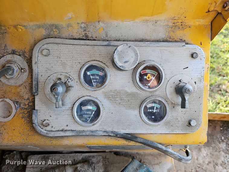 image for item DQ1174 1964 Caterpillar 12E  rigid frame motor grader