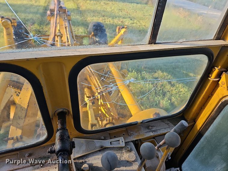 image for item DQ1174 1964 Caterpillar 12E  rigid frame motor grader