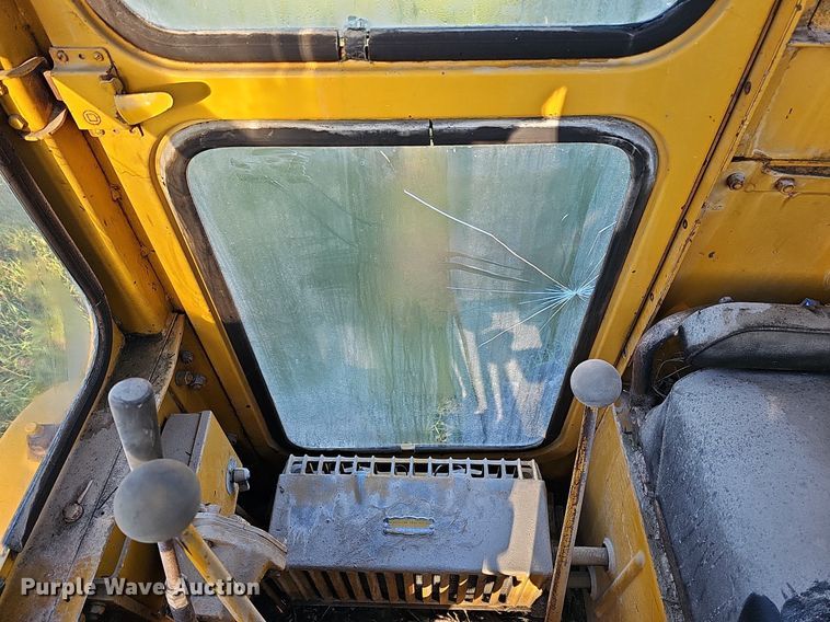 image for item DQ1174 1964 Caterpillar 12E  rigid frame motor grader