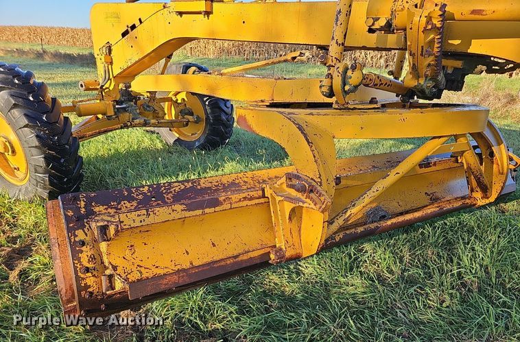 image for item DQ1174 1964 Caterpillar 12E  rigid frame motor grader