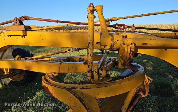 image for item DQ1174 1964 Caterpillar 12E  rigid frame motor grader