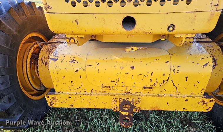 image for item DQ1174 1964 Caterpillar 12E  rigid frame motor grader