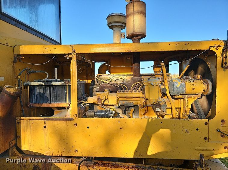 image for item DQ1174 1964 Caterpillar 12E  rigid frame motor grader