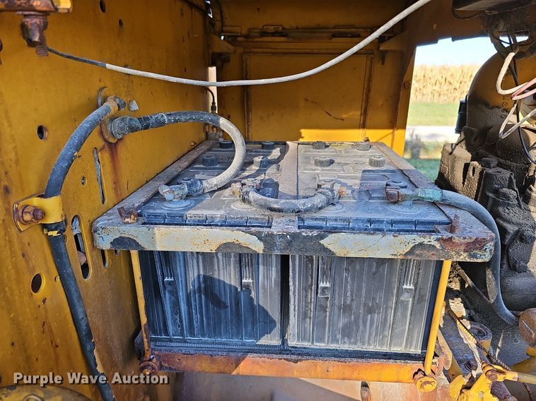 image for item DQ1174 1964 Caterpillar 12E  rigid frame motor grader