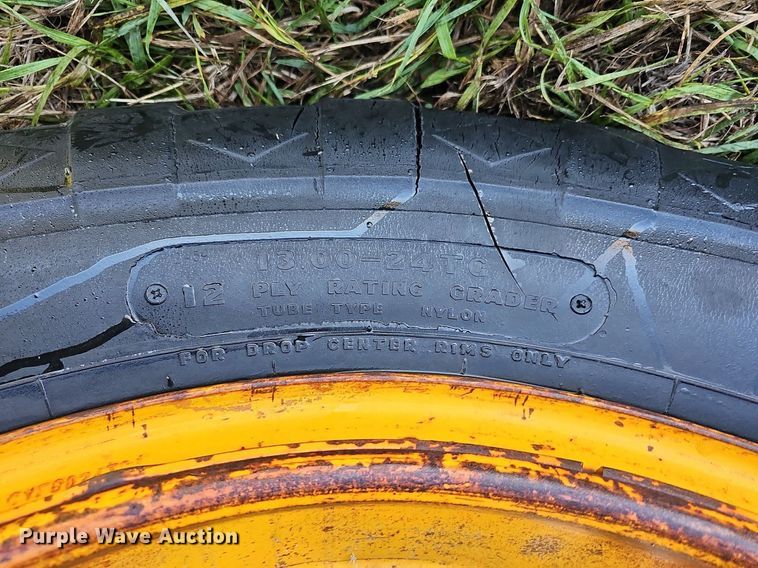 image for item DQ1174 1964 Caterpillar 12E  rigid frame motor grader