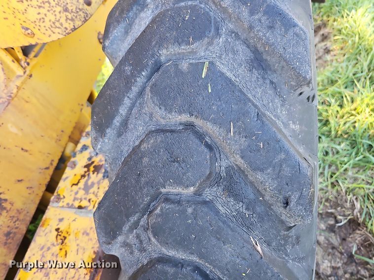 image for item DQ1174 1964 Caterpillar 12E  rigid frame motor grader