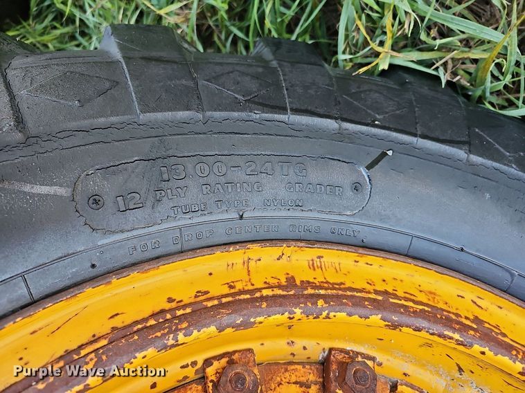 image for item DQ1174 1964 Caterpillar 12E  rigid frame motor grader