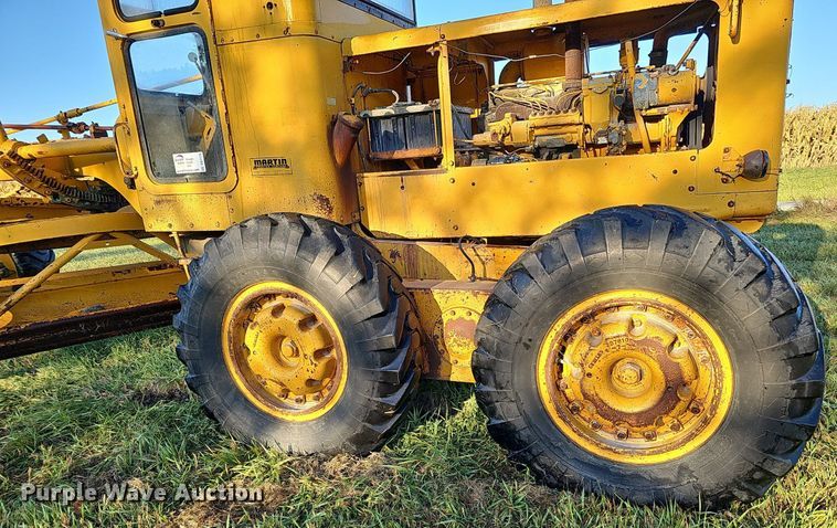 image for item DQ1174 1964 Caterpillar 12E  rigid frame motor grader