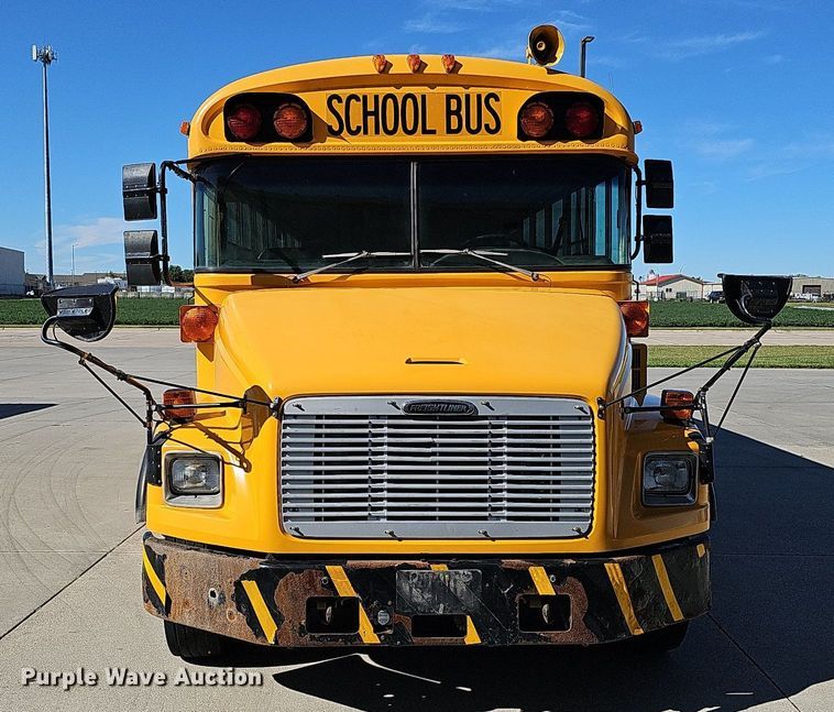 image for item DQ1194 1999 Freightliner FS65 Blue Bird  school bus