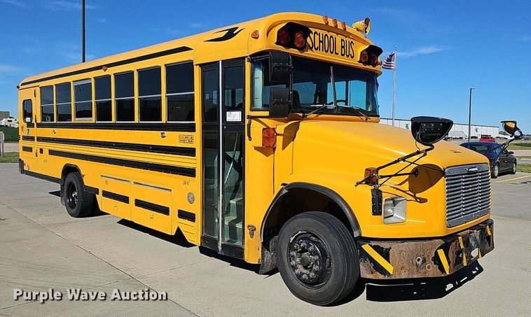 image for item DQ1194 1999 Freightliner FS65 Blue Bird  school bus
