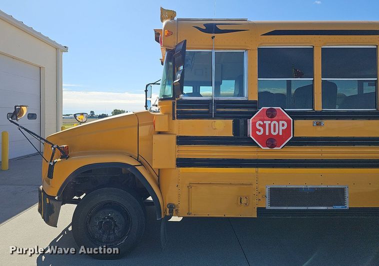 image for item DQ1194 1999 Freightliner FS65 Blue Bird  school bus