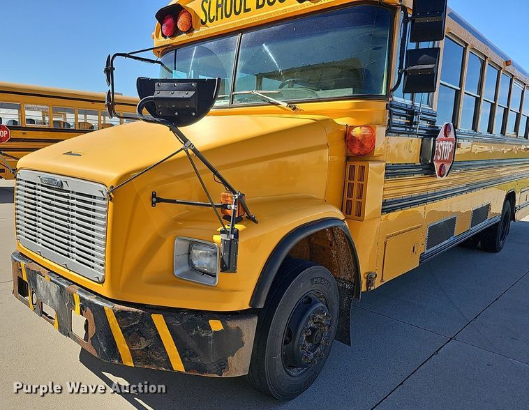 image for item DQ1194 1999 Freightliner FS65 Blue Bird  school bus