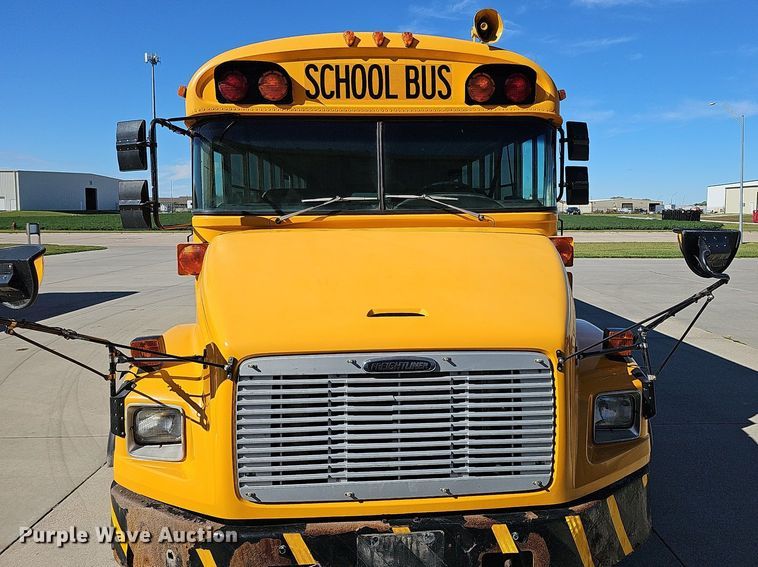 image for item DQ1194 1999 Freightliner FS65 Blue Bird  school bus