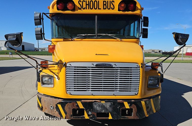 image for item DQ1194 1999 Freightliner FS65 Blue Bird  school bus