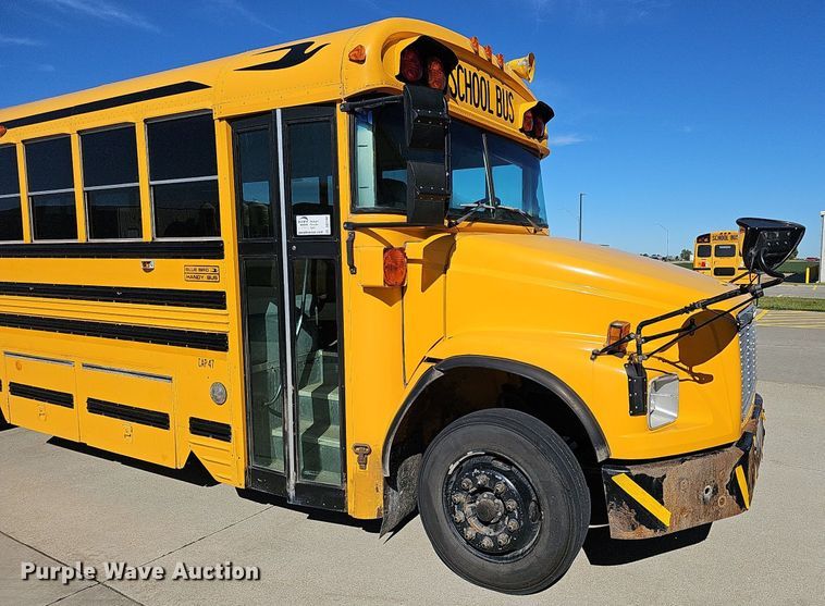 image for item DQ1194 1999 Freightliner FS65 Blue Bird  school bus