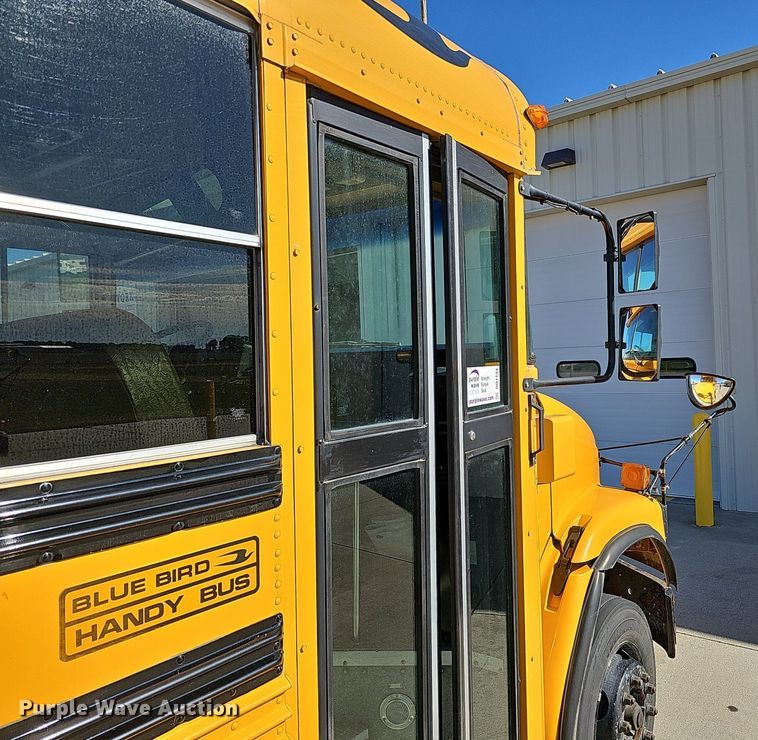 image for item DQ1194 1999 Freightliner FS65 Blue Bird  school bus