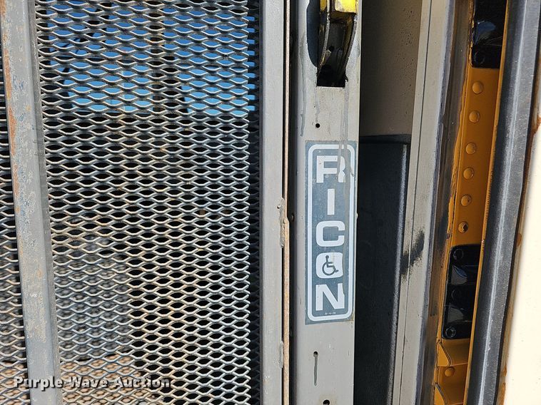 image for item DQ1194 1999 Freightliner FS65 Blue Bird  school bus