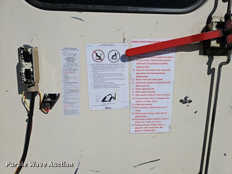 image for item DQ1194 1999 Freightliner FS65 Blue Bird  school bus