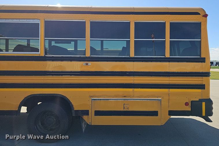 image for item DQ1194 1999 Freightliner FS65 Blue Bird  school bus