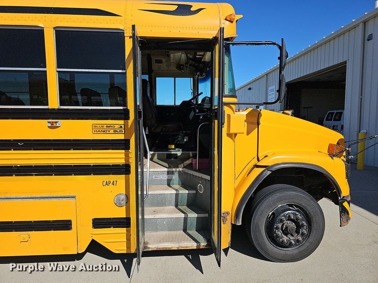 image for item DQ1194 1999 Freightliner FS65 Blue Bird  school bus