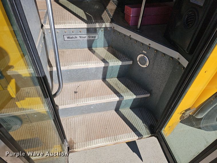 image for item DQ1194 1999 Freightliner FS65 Blue Bird  school bus