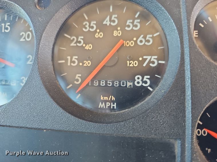 image for item DQ1194 1999 Freightliner FS65 Blue Bird  school bus