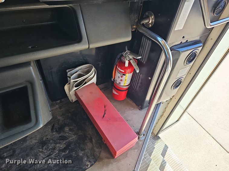 image for item DQ1194 1999 Freightliner FS65 Blue Bird  school bus