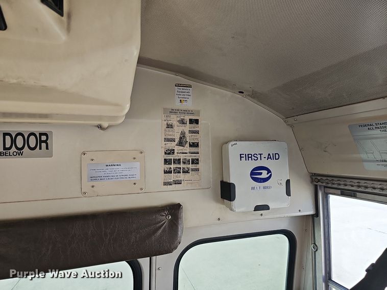 image for item DQ1194 1999 Freightliner FS65 Blue Bird  school bus