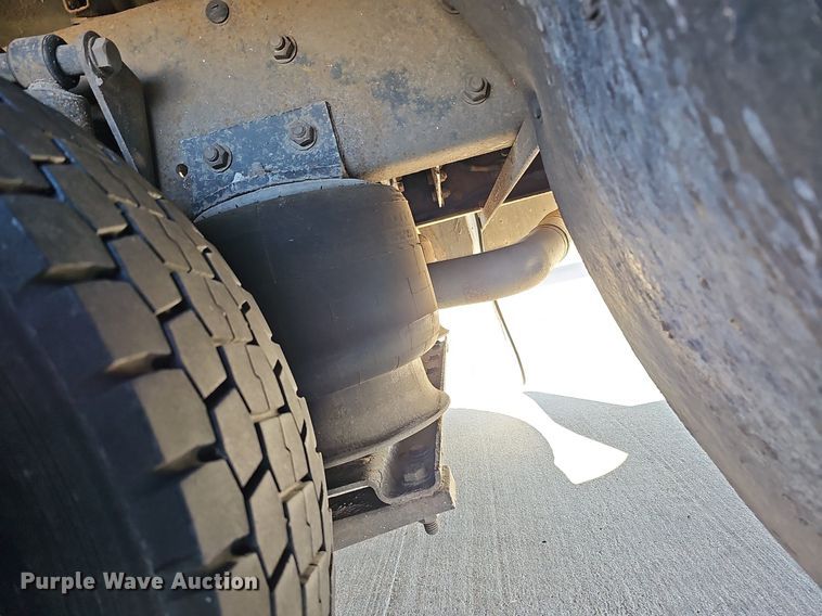 image for item DQ1194 1999 Freightliner FS65 Blue Bird  school bus