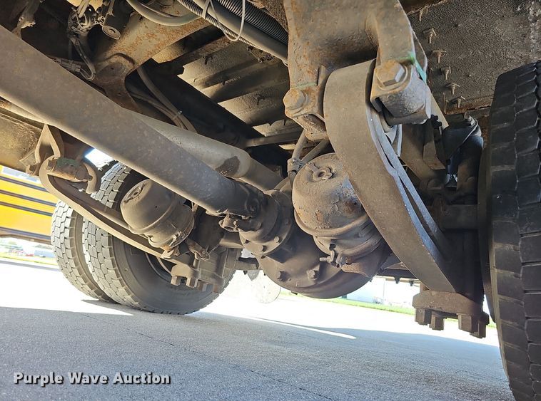 image for item DQ1194 1999 Freightliner FS65 Blue Bird  school bus