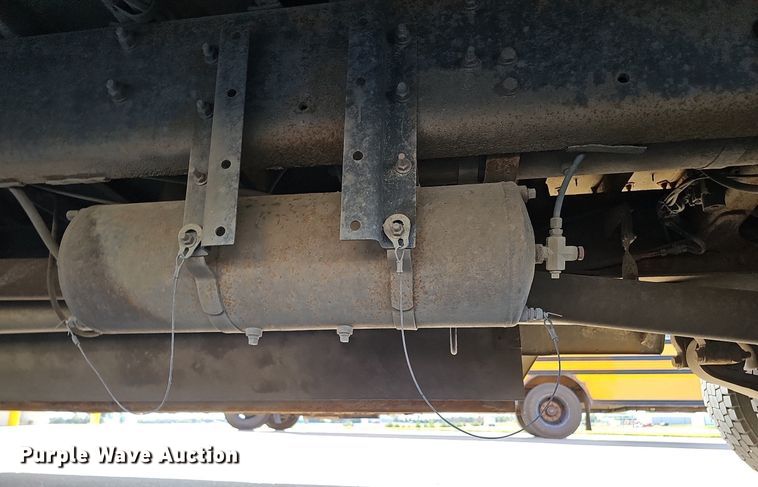 image for item DQ1194 1999 Freightliner FS65 Blue Bird  school bus