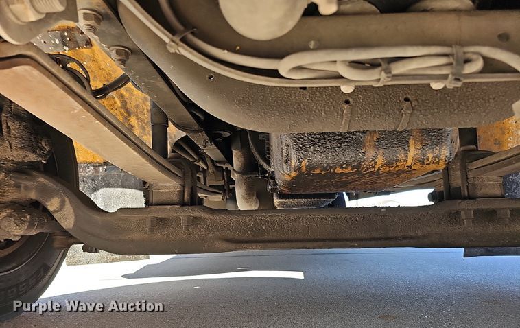 image for item DQ1194 1999 Freightliner FS65 Blue Bird  school bus