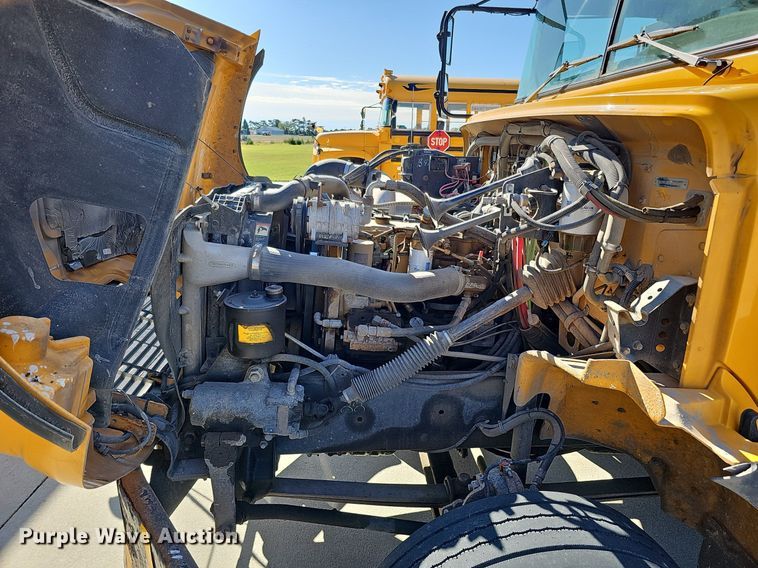 image for item DQ1194 1999 Freightliner FS65 Blue Bird  school bus