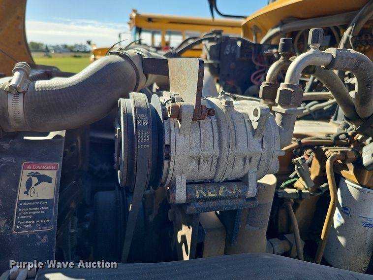 image for item DQ1194 1999 Freightliner FS65 Blue Bird  school bus