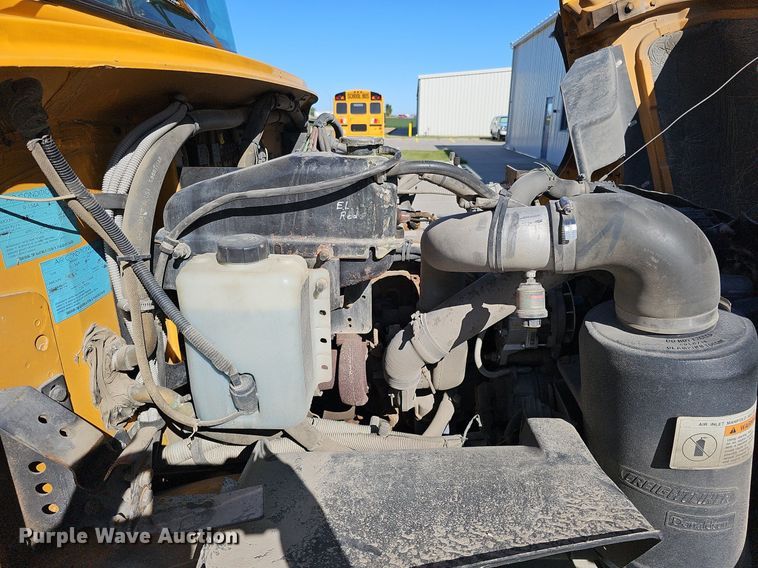 image for item DQ1194 1999 Freightliner FS65 Blue Bird  school bus