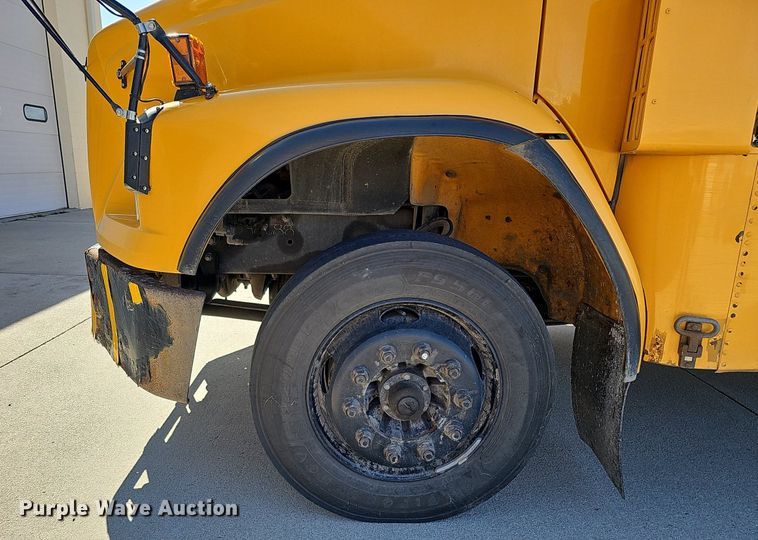 image for item DQ1194 1999 Freightliner FS65 Blue Bird  school bus